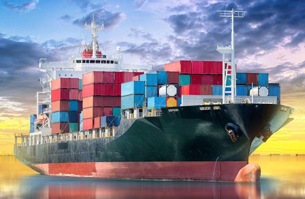 上海在進出口貨運領域有巨大的競爭力，成為全球貿易的重要樞紐之一