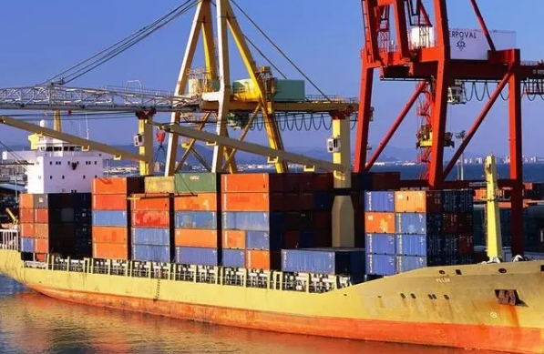 作為貿(mào)易商和生產(chǎn)商，為什么現(xiàn)在選擇海運(yùn)公司是您更佳的選擇呢？