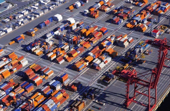 新加坡貨代公司要在市場(chǎng)競(jìng)爭(zhēng)中立于不敗之地，需要不斷提升服務(wù)質(zhì)量