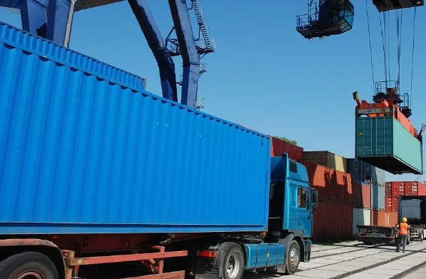 海運(yùn)貨代成為推動貿(mào)易暢通、助力經(jīng)濟(jì)發(fā)展的新勢力