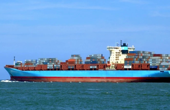 未來(lái)國(guó)際物流將更加高效、智能，為全球經(jīng)濟(jì)的繁榮發(fā)展貢獻(xiàn)力量